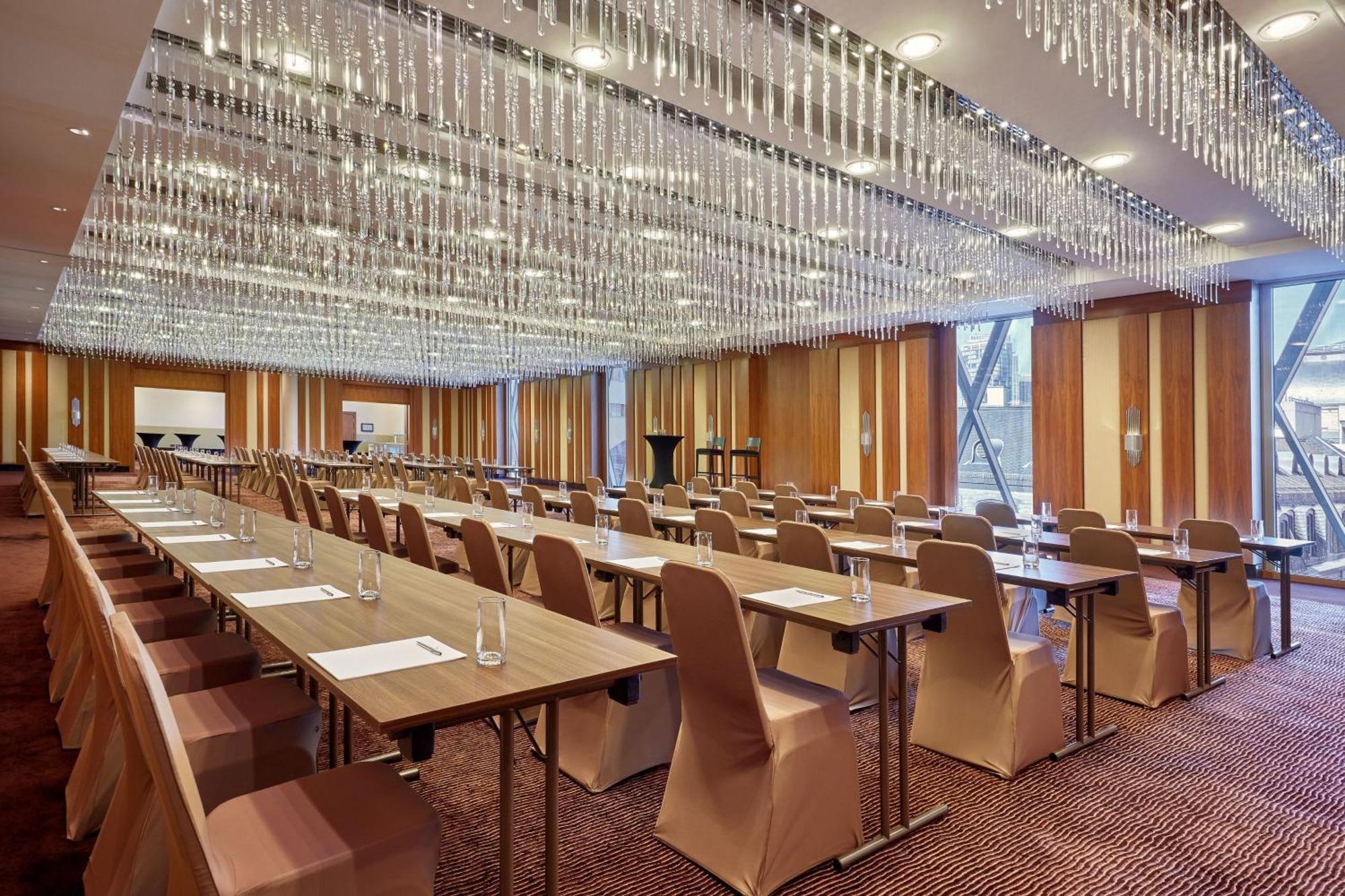 Jumeirah Frankfurt 5*